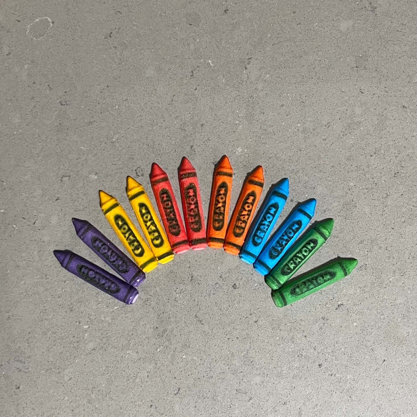 Crayons (sugar decorations)