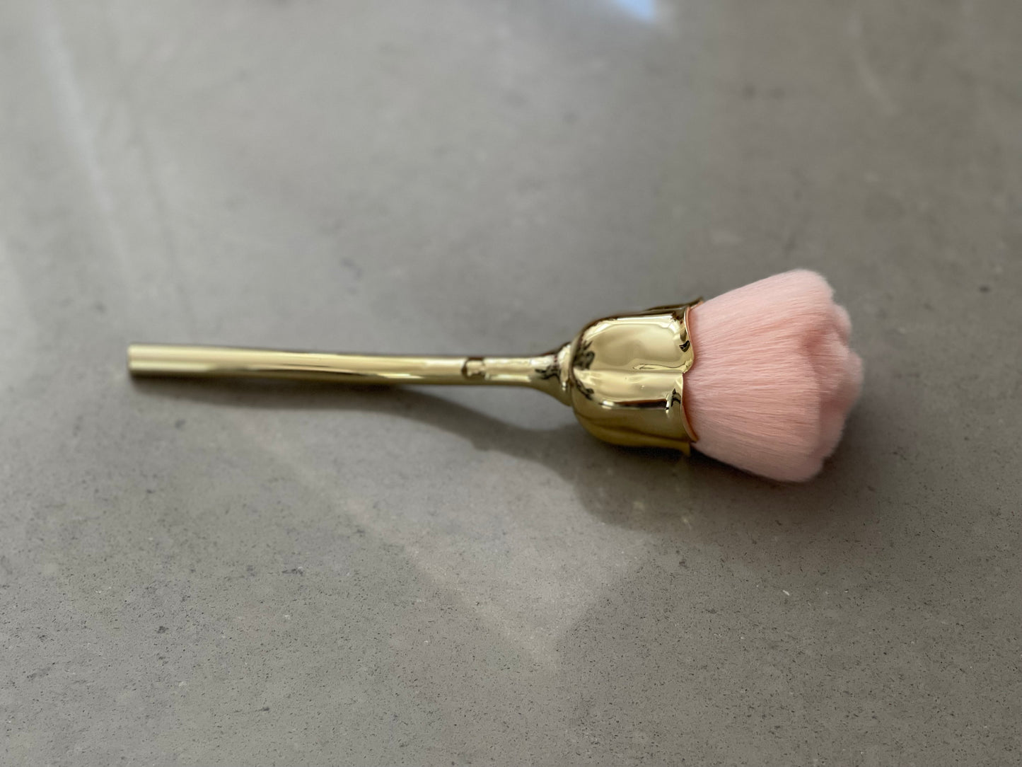 Rose shaped brush